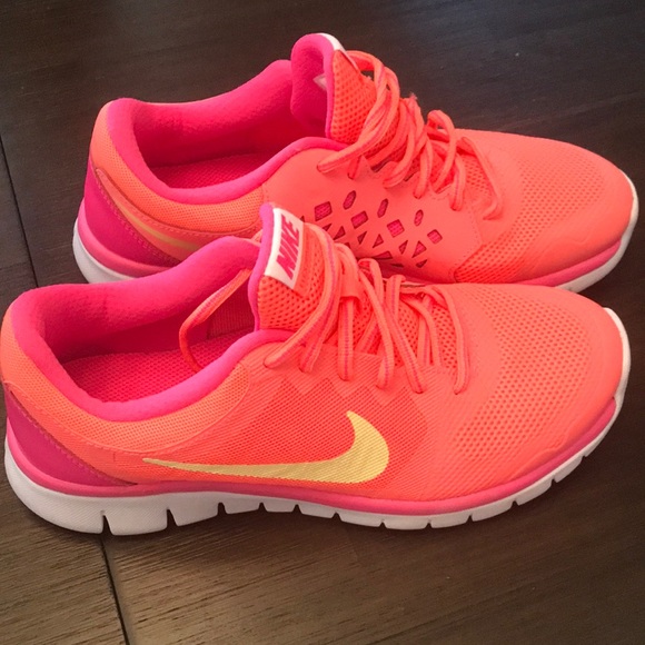 Nike Shoes - Nike Flex 2015 Run
